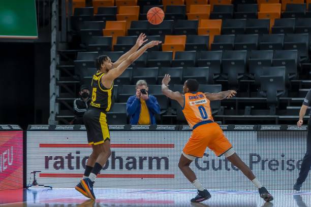 队时展示了 队时展示了